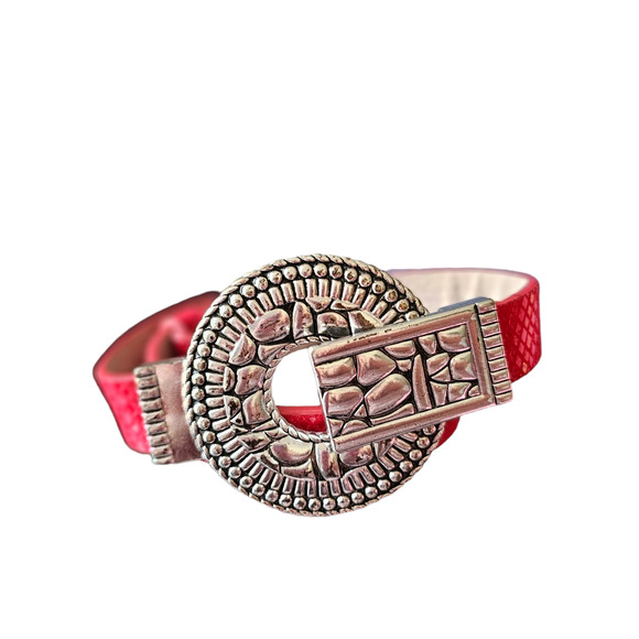 Ellen Tracy Red Silver Patent Leather Western boho Concho hook skinny belt S main image 4